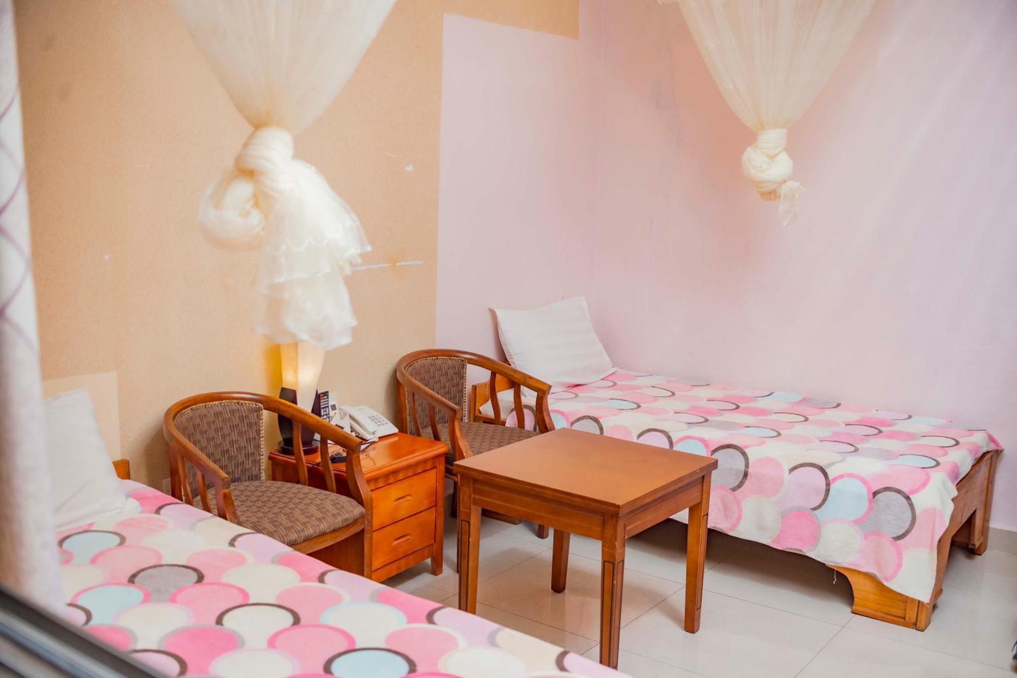Tigers'S Apartment Hotel Bujumbura Exteriör bild