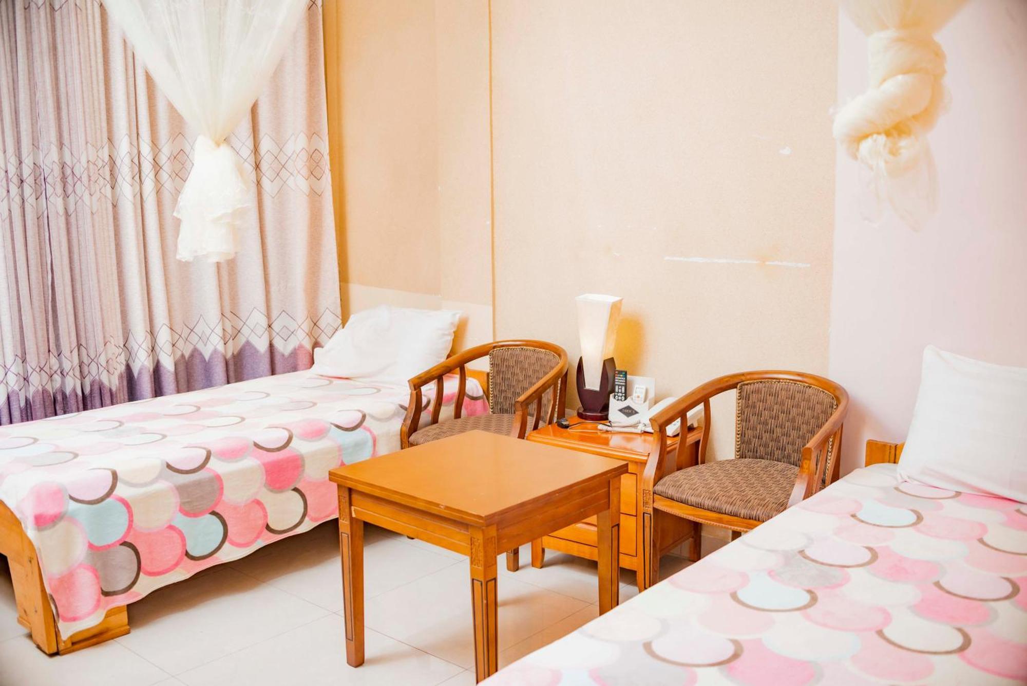 Tigers'S Apartment Hotel Bujumbura Exteriör bild