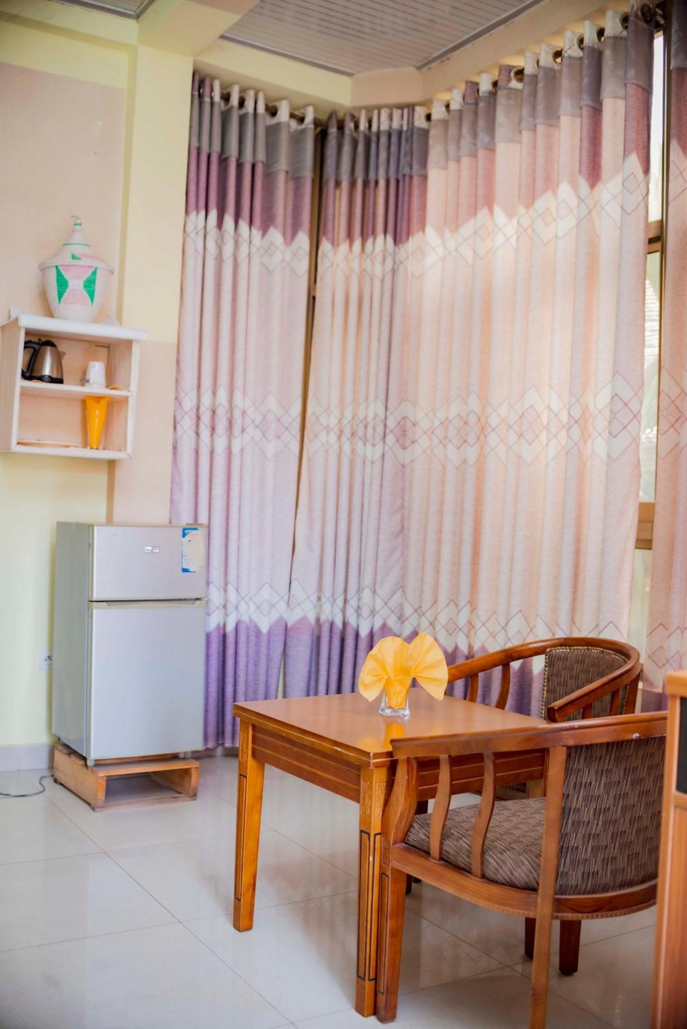 Tigers'S Apartment Hotel Bujumbura Exteriör bild